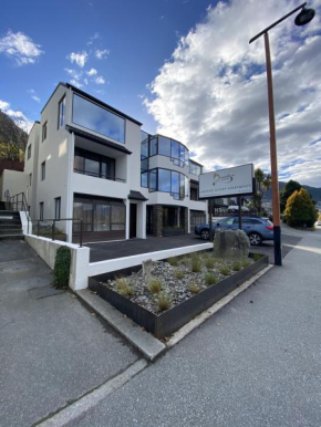 Queenstown House Lakeside